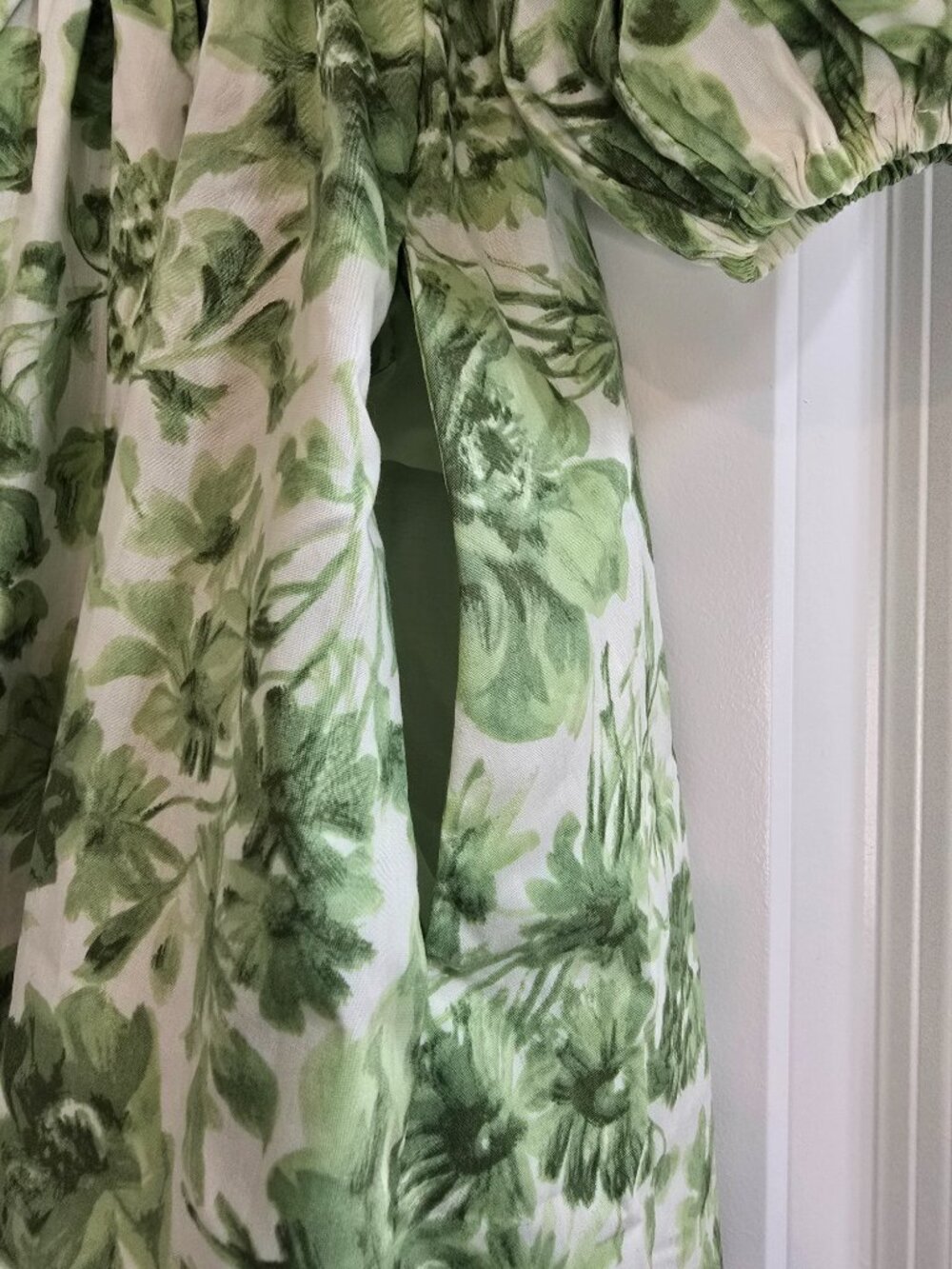 The A&F Emerson Poplin Puff Sleeve Mini Dress - Green & White Floral - Picture 5 of 10